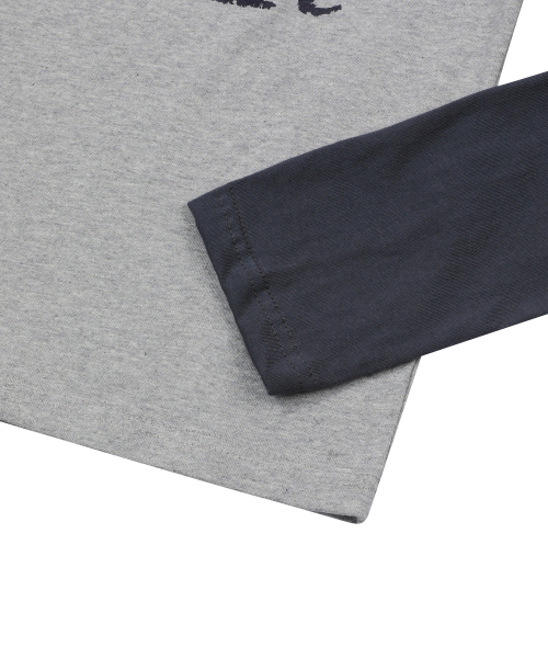 MUCENT(ムセント)の「エクシウム サセン ヘンリーネック 配色 長袖Tシャツ(Tシャツ/カットソー・レディース・ネイビー・FREE)」の6枚目の写真