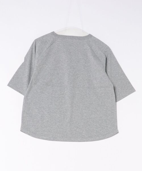 and it_(アンドイット)の「汗じみ防止加工クルーネック五分袖Tシャツ(Tシャツ/カットソー・レディース・アイボリー/ブラック/スモークピンク/杢グレー・M-L)」の5枚目の写真