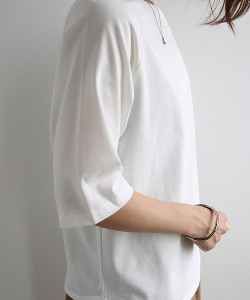and it_(アンドイット)の「汗じみ防止加工クルーネック五分袖Tシャツ(Tシャツ/カットソー・レディース・アイボリー/ブラック/スモークピンク/杢グレー・M-L)」の21枚目の写真