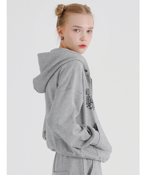 FABULOUS ARCHIVE（ファビュラスアーカイブ）の「PEGASUS CROP HOODIE ZIP-UP MELANGRAY(FCG1ZP694M)（パーカー・レディース・ライトグレー・MEDIUM）」の13枚目の写真
