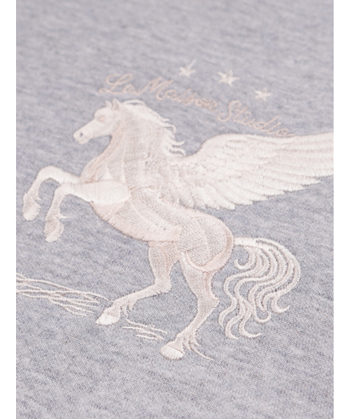 FABULOUS ARCHIVE（ファビュラスアーカイブ）の「PEGASUS CROP HOODIE ZIP-UP MELANGRAY(FCG1ZP694M)（パーカー・レディース・ライトグレー・MEDIUM）」の7枚目の写真