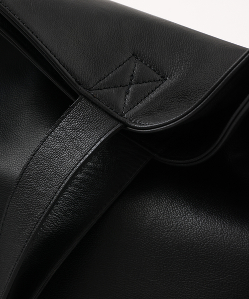 UNFOLLOW（アンフォロー）の「【FOLL / フォル】buffalo leather big tote bag（トートバッグ・メンズ・ブラック/ブラウン・FREE）」の5枚目の写真