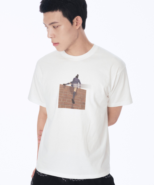 WEBHOUSE（ウェブハウス）の「[ウェブハウスXシーエイチツーピー] パルクールガールT - ホワイト（Tシャツ/カットソー・レディース・その他・FREE）」の2枚目の写真