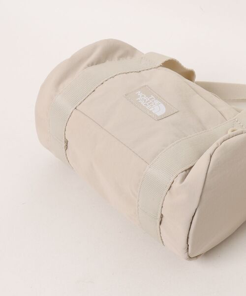 THE NORTH FACE（ザノースフェイス）の「【韓国限定・日本未入荷】THE NORTH FACE BREEZE ROLL CROSS BAG / ノースフェイス ブリーズ ロール クロスバッグ 2WAYショルダーバッグ（ミニポーチ付き）（ショルダーバッグ・メンズ・ピンク/ブラック/ベージュ・FREE）」の21枚目の写真