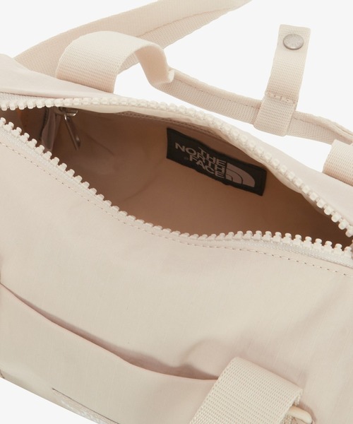 THE NORTH FACE（ザノースフェイス）の「【韓国限定・日本未入荷】THE NORTH FACE BREEZE ROLL CROSS BAG / ノースフェイス ブリーズ ロール クロスバッグ 2WAYショルダーバッグ（ミニポーチ付き）（ショルダーバッグ・メンズ・ピンク/ブラック/ベージュ・FREE）」の6枚目の写真