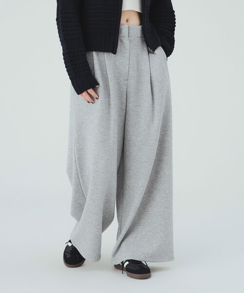 BEAMS HEART(ビームスハート)の「スウェット スラックス パンツ(スラックス・レディース・グレー/チャコールグレー・SMALL/MEDIUM)」の1枚目の写真