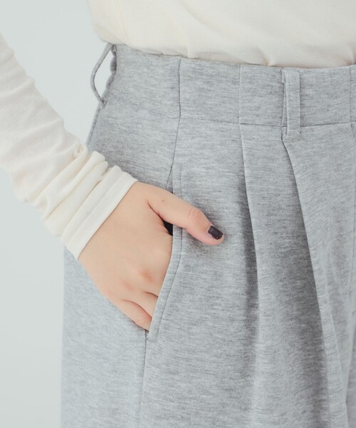 BEAMS HEART(ビームスハート)の「スウェット スラックス パンツ(スラックス・レディース・グレー/チャコールグレー・SMALL/MEDIUM)」の12枚目の写真