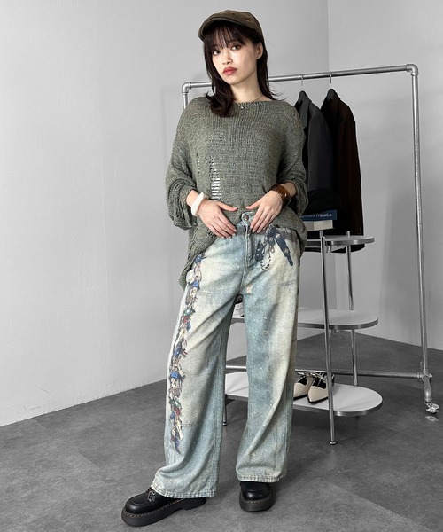 MATU:TA(マトゥータ)の「【サイズ感がかわいい】ダメージルーズオーバーニット/2026秋新作 26AW オーバーニット ルーズニット ダメージニット ルーズネック ダメージ加工 長袖 体型カバー 海外ガール 3カラー ブラック ベージュ カーキ(ニット/セーター・レディース・ブラック/ベージュ/カーキ・FREE)」の9枚目の写真