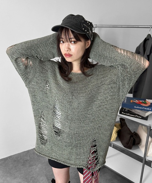 MATU:TA(マトゥータ)の「【サイズ感がかわいい】ダメージルーズオーバーニット/2026秋新作 26AW オーバーニット ルーズニット ダメージニット ルーズネック ダメージ加工 長袖 体型カバー 海外ガール 3カラー ブラック ベージュ カーキ(ニット/セーター・レディース・ブラック/ベージュ/カーキ・FREE)」の14枚目の写真