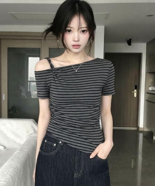 semplice(センプリチェ)の「Tシャツ【韓国ファッション】(Tシャツ/カットソー・レディース・グレー・F)」の5枚目の写真