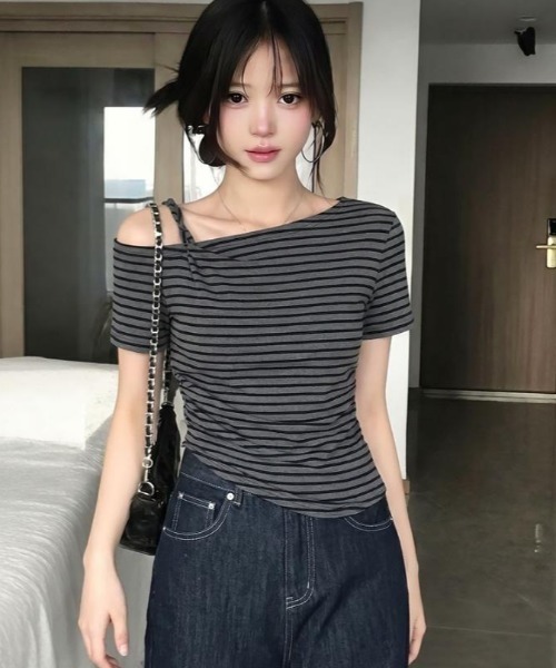 semplice(センプリチェ)の「Tシャツ【韓国ファッション】(Tシャツ/カットソー・レディース・グレー・F)」の2枚目の写真