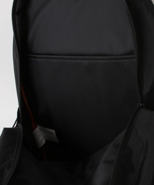 UNIVERSAL OVERALL(ユニバーサルオーバーオール)の「"07"≪UNIVERSAL OVERALL≫8ポケット/30L カラビナキーホルダー付き スクール バックパック(バックパック/リュック・メンズ・ブラック・ONE SIZE)」の4枚目の写真