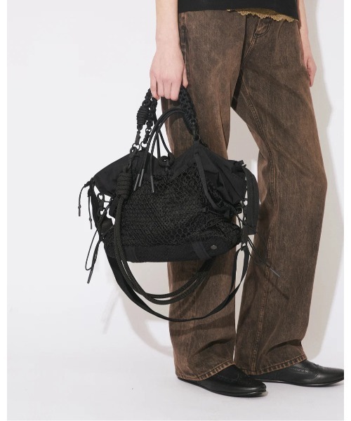 beautiful people(ビューティフルピープル)の「【beautiful people/ビューティフルピープル】over engineering hanging tote/オーバーエンジニアリングハンギングトートバッグ(ショルダーバッグ・レディース・ブラック・FREE)」の4枚目の写真