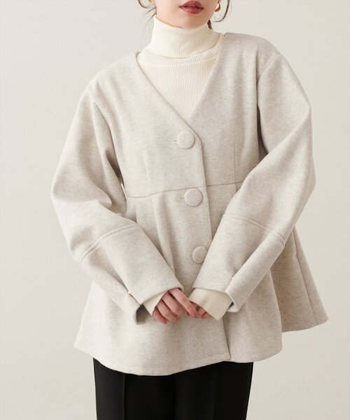 natural couture(ナチュラルクチュール)の「くるみ釦ペプラムジャケット(ノーカラージャケット・レディース・モカ/アイボリー/ブラウン/ブラック・FREE)」の5枚目の写真