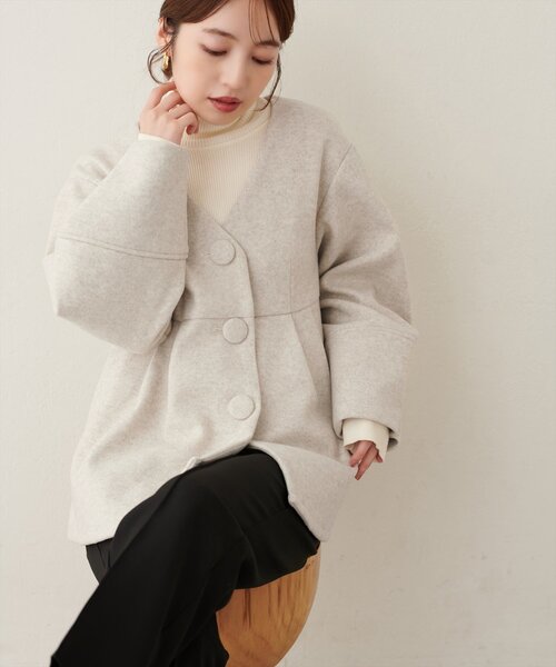 natural couture(ナチュラルクチュール)の「くるみ釦ペプラムジャケット(ノーカラージャケット・レディース・モカ/アイボリー/ブラウン/ブラック・FREE)」の8枚目の写真