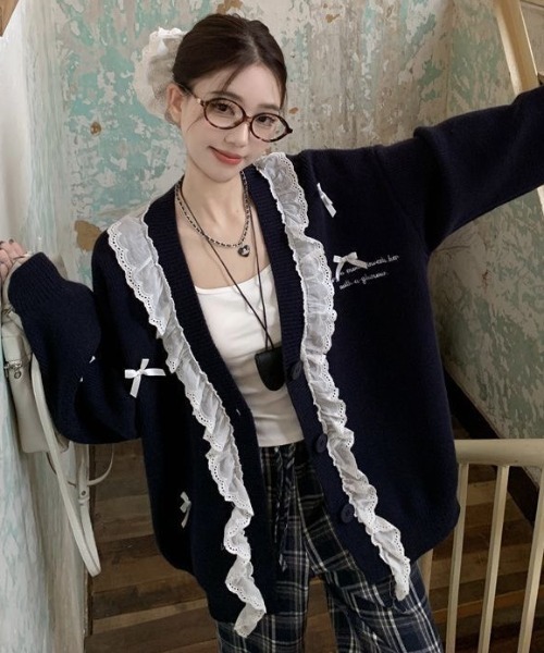 AVYL(アヴィル)の「オーバーサイズ Vネックニットカーディガン(カーディガン/ボレロ・レディース・ネイビー・M)」の3枚目の写真