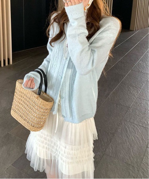 &soiree(アンドソワレ)の「フロントケーブル編みVネックニットカーディガン(カーディガン/ボレロ・レディース・ホワイト/ブルー/オレンジ・FREE)」の7枚目の写真