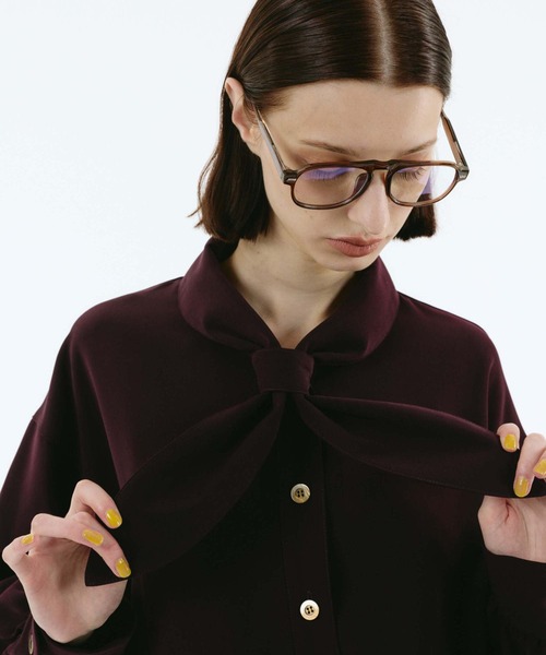 HeRIN.CYE（ヘリンドットサイ）の「Scarf docking shirt（シャツ/ブラウス・レディース・ブラック/ボルドー/ブルー・FREE）」の6枚目の写真