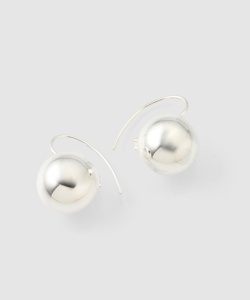 FRAMeWORK(フレームワーク)の「ANNIKA INEZ Sphere Drop earring SMALL(ピアス(両耳用)・レディース・シルバー・FREE)」の1枚目の写真