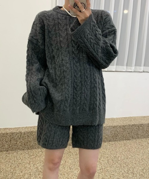 FAVORITO(ファヴォリート)の「ニットトップスパンツセットアップ(セットアップ・レディース・ベージュ/グレー・F)」の4枚目の写真