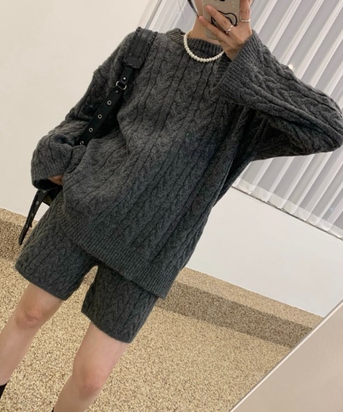 FAVORITO(ファヴォリート)の「ニットトップスパンツセットアップ(セットアップ・レディース・ベージュ/グレー・F)」の11枚目の写真