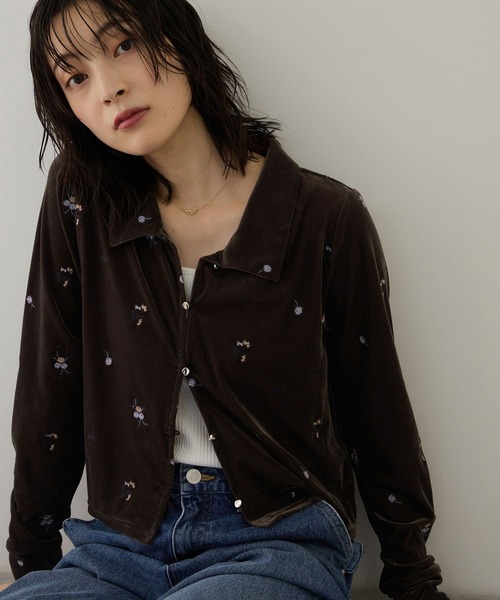 VIS(ビス)の「カラー刺繍ベロアカーディガン(カーディガン/ボレロ・レディース・ブラウン系その他/ブラック系その他・FREE)」の2枚目の写真