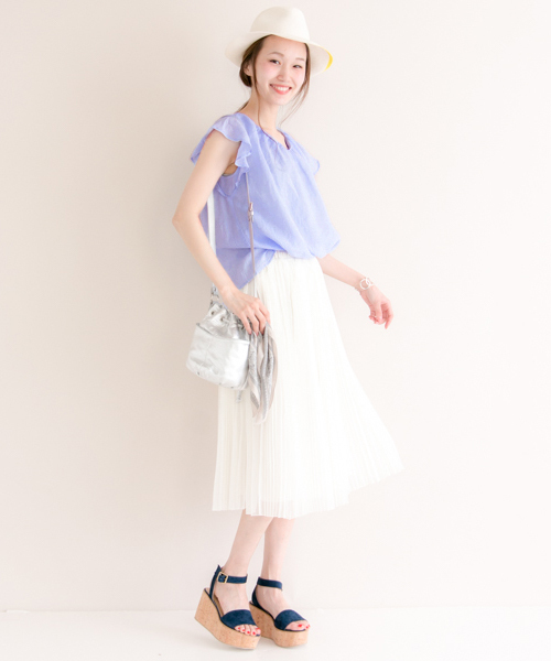 URBAN RESEARCH（アーバンリサーチ）の「UR ラミー袖フリルブラウス（シャツ/ブラウス・レディース・オフホワイト/サックスブルー/グリーン系その他・FREE）」の6枚目の写真