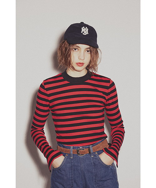 MOUSSY（マウジー）の「SLIT LONG SLEEVE TOPJ（Tシャツ/カットソー・レディース・ホワイト/ホワイト系その他/レッド系その他/ブラック・1/2）」の4枚目の写真