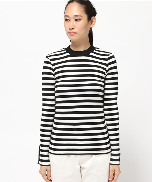 MOUSSY（マウジー）の「SLIT LONG SLEEVE TOPJ（Tシャツ/カットソー・レディース・ホワイト/ホワイト系その他/レッド系その他/ブラック・1/2）」の5枚目の写真