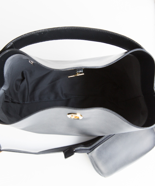 STUDIOUS（ステュディオス）の「STUDIOUS コンパクトリングバッグ（ショルダーバッグ・レディース・ブラック/グレー・FREE）」の5枚目の写真
