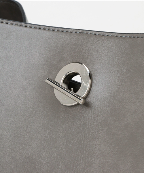 STUDIOUS（ステュディオス）の「STUDIOUS コンパクトリングバッグ（ショルダーバッグ・レディース・ブラック/グレー・FREE）」の9枚目の写真