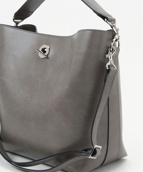 STUDIOUS（ステュディオス）の「STUDIOUS コンパクトリングバッグ（ショルダーバッグ・レディース・ブラック/グレー・FREE）」の10枚目の写真