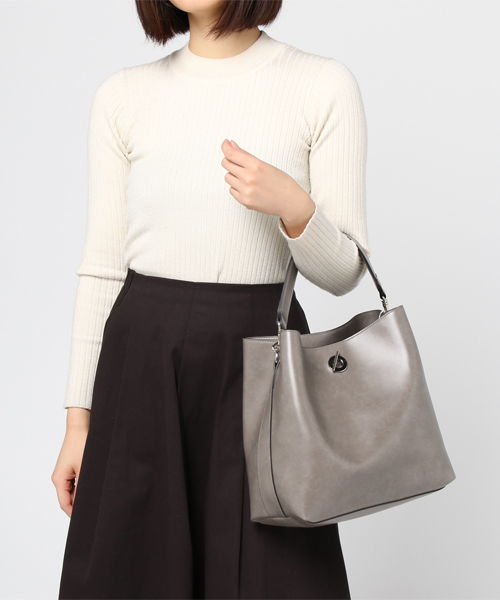 STUDIOUS（ステュディオス）の「STUDIOUS コンパクトリングバッグ（ショルダーバッグ・レディース・ブラック/グレー・FREE）」の14枚目の写真