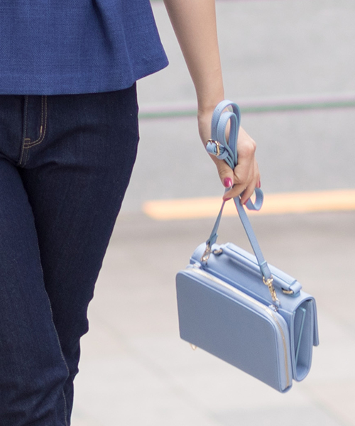 NATURAL BEAUTY BASIC（ナチュラルビューティーベーシック）の「 【VERY 7月号掲載】パーソナルマルチショルダーバッグ（ショルダーバッグ・レディース・ホワイト系その他/ベージュ/ブルー・ﾌﾘ-）」の3枚目の写真