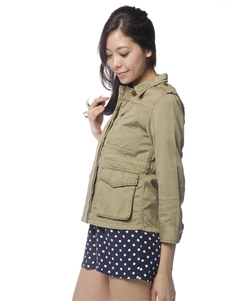 Another Edition（アナザーエディション）の「AE STUDS ミリタリー BLSN（ミリタリージャケット・レディース・ベージュ/オリーブ・SMALL/MEDIUM）」の3枚目の写真