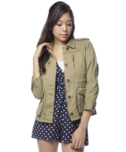 Another Edition（アナザーエディション）の「AE STUDS ミリタリー BLSN（ミリタリージャケット・レディース・ベージュ/オリーブ・SMALL/MEDIUM）」の5枚目の写真