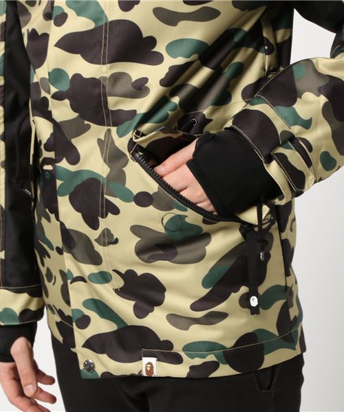 A BATHING APE（アベイシングエイプ）の「1ST CAMO SNOW BOARD