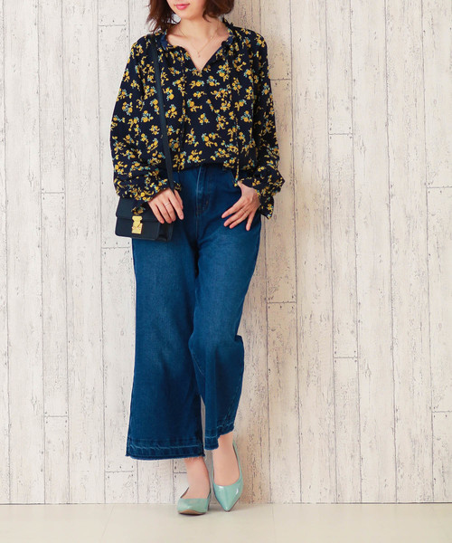 menue(メヌエ)の「イイ女ポインテッド ポインテッドトゥ エナメル ぺたんこ パンプス(パンプス・レディース・アイボリー/ライトパープル/ライトグレー/ネイビー/グリーン系その他/スモークピンク/ピンクベージュ/ブラック/イエロー/グレイッシュベージュ/レッド/ピンク系その他・24.5cm/24.0cm/21.5cm/25.5cm/22.5cm/23.5cm/22.0cm/23.0cm/25.0cm/26.0cm/26.5cm)」の18枚目の写真