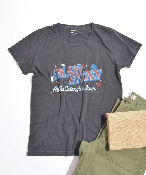 SHIPS（シップス）の「プリントTee◇（Tシャツ/カットソー・レディース・ブラック/ブラック系その他/ブラック系その他2/ブラック系その他3・ONE SIZE）」の2枚目の写真