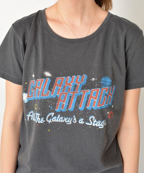 SHIPS（シップス）の「プリントTee◇（Tシャツ/カットソー・レディース・ブラック/ブラック系その他/ブラック系その他2/ブラック系その他3・ONE SIZE）」の10枚目の写真