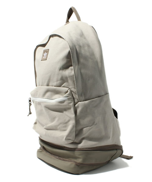 adidas Originals(アディダスオリジナルス)の「2013 アディダス 東京デザイン企画 バックパック TOKYO BPACK CVS(バックパック/リュック・メンズ・ストーン・ONE SIZE)」の2枚目の写真