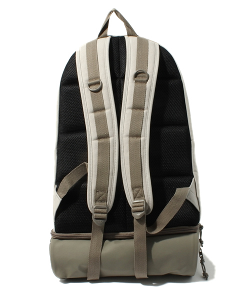 adidas Originals(アディダスオリジナルス)の「2013 アディダス 東京デザイン企画 バックパック TOKYO BPACK CVS(バックパック/リュック・メンズ・ストーン・ONE SIZE)」の3枚目の写真