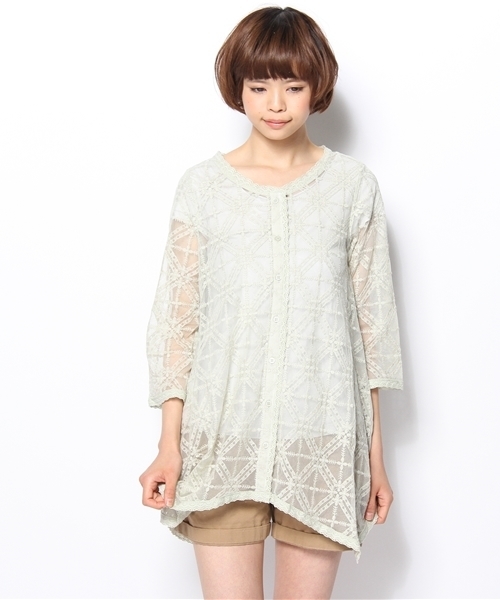 mystic(ミスティック)の「【mystic】 エンブロイダリーチュールガウン(シャツ/ブラウス・レディース・アイボリー/ベージュ/ライム・フリ-)」の3枚目の写真