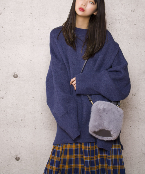 LUGG NAGG(ラグナグ)の「【Jewelobe/ ジュエローブ】フェイクファー 巾着 バケツバッグ(ハンドバッグ・レディース・レッド/ピンク/イエロー/ブルー・FREE)」の16枚目の写真