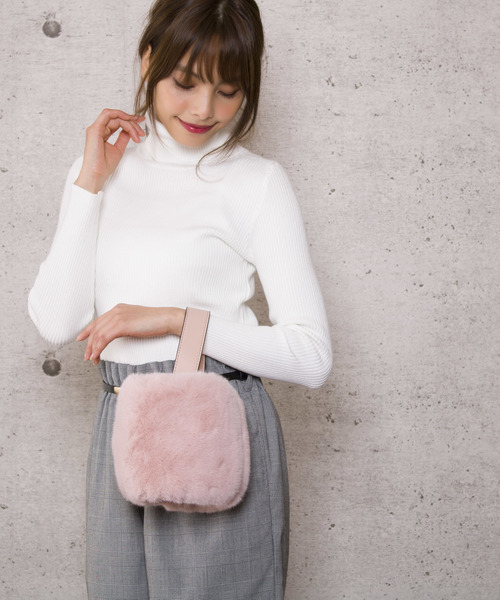 LUGG NAGG(ラグナグ)の「【Jewelobe/ ジュエローブ】フェイクファー 巾着 バケツバッグ(ハンドバッグ・レディース・レッド/ピンク/イエロー/ブルー・FREE)」の9枚目の写真