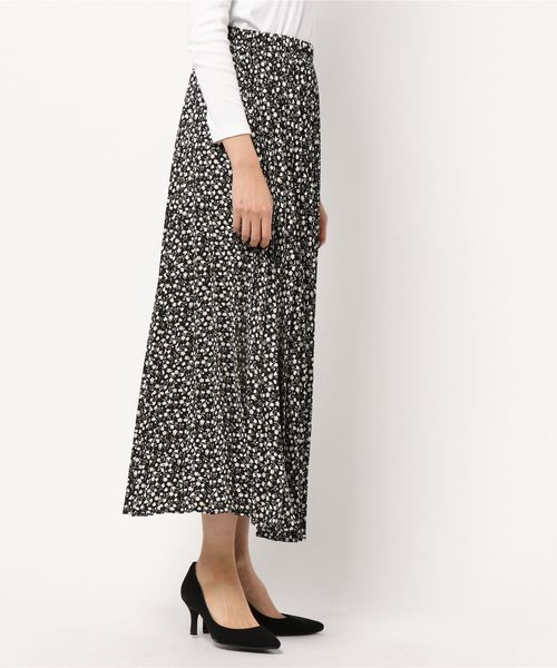 N.(N. Natural Beauty Basic)(エヌエヌナチュラルビューティーベーシック)の「レトロフラワープリーツスカート(スカート・レディース・ブラック系その他/ダークネイビー/レッド系その他・MEDIUM)」の4枚目の写真