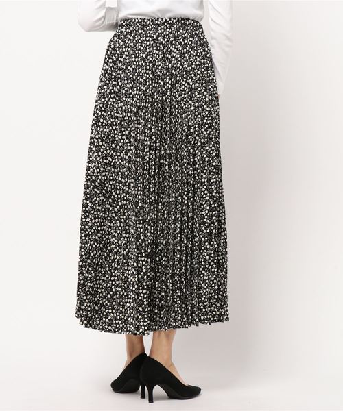 N.(N. Natural Beauty Basic)(エヌエヌナチュラルビューティーベーシック)の「レトロフラワープリーツスカート(スカート・レディース・ブラック系その他/ダークネイビー/レッド系その他・MEDIUM)」の5枚目の写真