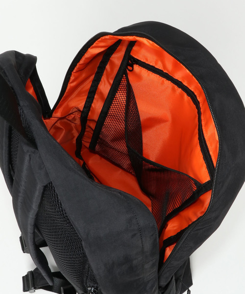 UNIVERSAL OVERALL（ユニバーサルオーバーオール）の「UNIVERSAL OVERALL ユニバーサルオーバーオール ワッシャーバックパック（バックパック/リュック・メンズ・ブラック/ベージュ/ネイビー/オリーブ・FREE）」の9枚目の写真