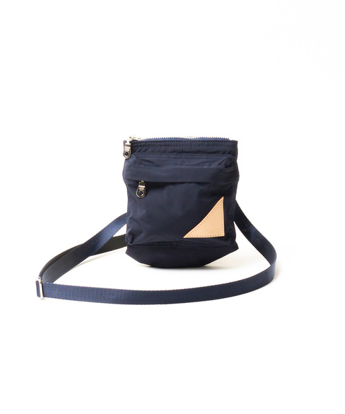 ADAM PATEK(アダムパテック)の「ADAM PATEK/【Anza】BREATHATEC mini shoulderbag(ショルダーバッグ・レディース・ブラック/ネイビー・ONESIZE)」の5枚目の写真