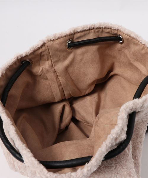 knot yacht（ノットヨット）の「エコファー巾着バッグ（トートバッグ・レディース・ブラック/ベージュ・FREE）」の5枚目の写真